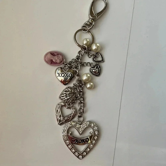 Heart Keychain - Picture 3 of 3